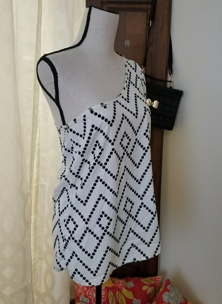 Asymmetrical One Shouldered Top - Picture 2 of 3